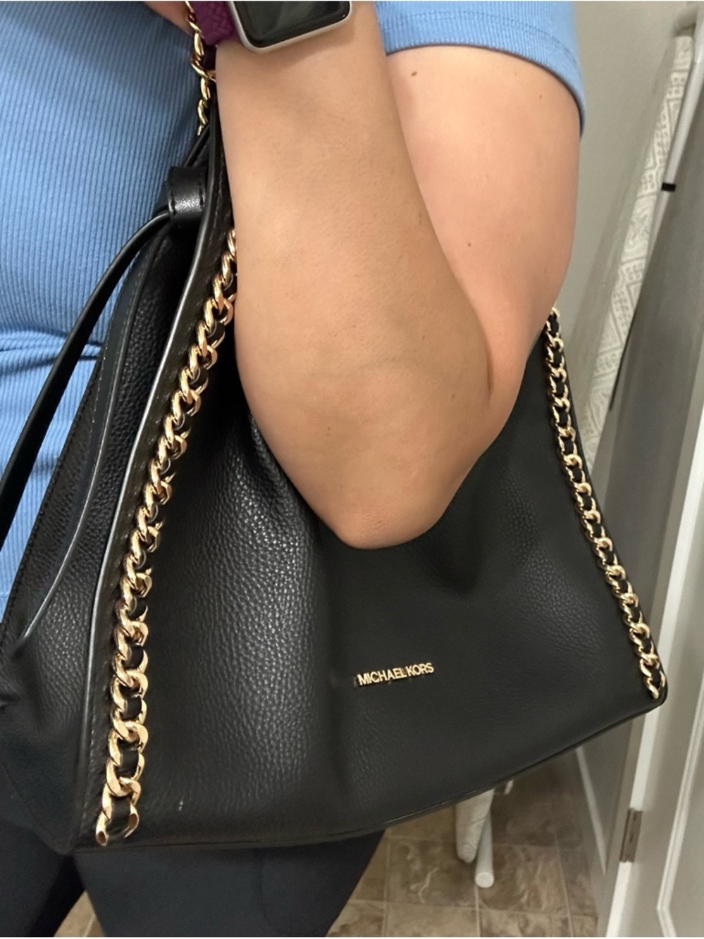 SALE! TODAY ONLY! MK Black Leather Bag with Gold Chain Trim and matching wallet - Picture 9 of 10